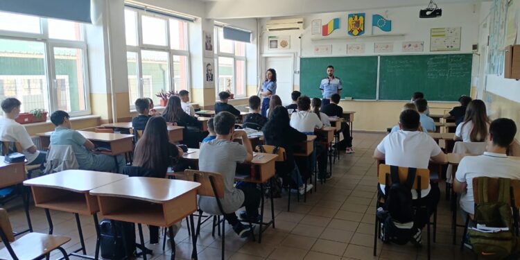Activități de educație juridică desfășurate de polițiștii brăileni