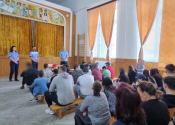 Activități ale polițiștilor și jandarmilor adresate elevilor și cadrelor didactice ale Școlii Gimnaziale ”Nikos Kazantzakis” Brăila, în cadrul Proiectului educațional ”EXMATRICULĂM VIOLENȚA”