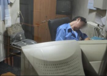 Amenzi aplicate de polițiști pentru folosirea de agenți de securitate în serviciul de pază fără atestat profesional, dar și pentru doi agenți de pază găsiți dormind în post