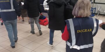 Polițiștii de imigrări din cadrul Centrului de Cazare a Străinilor luați în Custodie Publică Otopeni au desfășurat, săptămâna trecută, patru misiuni de îndepărtare sub escortă