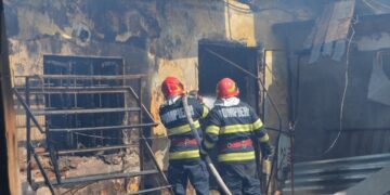 Incendiu la un depozit de fructe de pe strada Mihai Bravu din municipiul Brăila