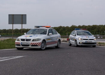 Dosar penal și 20.000 de lei amendă pentru un șofer de TIR din Brăila, care conducea, cu documente false, un camion supraîncărcat cu materiale de construcții