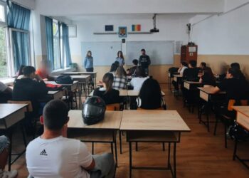 Campania ”Protecție prin educație – Securitate digitală” desfășurată cu elevi ai Colegiului Național ”Ana Aslan” și ai Liceului cu Program Sportiv