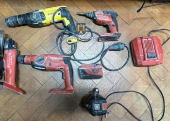 Arestat la domiciliu după ce a furat dintr-un imobil nelocuit mai multe scule electrice
