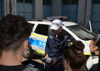 Întâlnire a polițiștilor cu elevii mai multor unități de învățământ din municipiul Brăila în contextul perioadei de înscriere la Şcoala de Agenți de Poliție „VASILE LASCĂR” Câmpina și Şcoala de Agenți de Poliție „SEPTIMIU MUREŞAN” Cluj Napoca 14 Întâlnire a polițiștilor cu elevii mai multor unități de învățământ din municipiul Brăila în contextul perioadei de înscriere la Şcoala de Agenți de Poliție „VASILE LASCĂR” Câmpina și Şcoala de Agenți de Poliție „SEPTIMIU MUREŞAN” Cluj Napoca