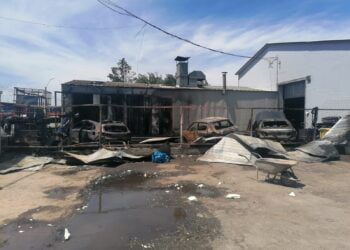 Nouă autoturisme avariate în urma unui incendiu în zona unui service auto de pe șoseaua Focșani din municipiul Brăila