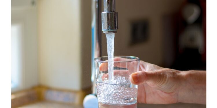 Alexandru Popa, despre „golănelile cu apa” ale PSD-iștilor, făcute publice de Chivu: „Dacă n-ai fost în stare să plătești apa la tine acasă, pe noi de ce ne pui s-o plătim?”  