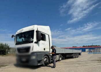 Vehicul asigurat în fals, scos din trafic de către polițiștii de frontieră brăileni pentru siguranța celorlalți participanți la trafic  