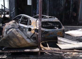 Service-ul auto de pe șoseaua Focșani, unde a avut loc incendiul din 24 mai, a fost amendat de Garda de Mediu