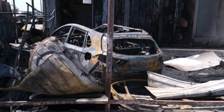 Service-ul auto de pe șoseaua Focșani, unde a avut loc incendiul din 24 mai, a fost amendat de Garda de Mediu