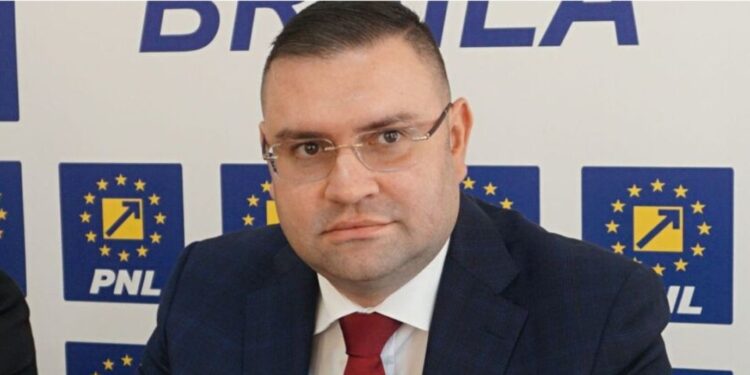 Alexandru Bucălău: ”Primarul Marian Dragomir străluceşte prin abilitatea şi lejeritatea cu care risipeşte banii publici pentru grandomania lui şi în interesul partidului său”