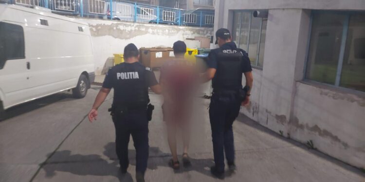 Reținut de polițiști pentru încălcarea ordinului de protecție, amenințare și violență în familie