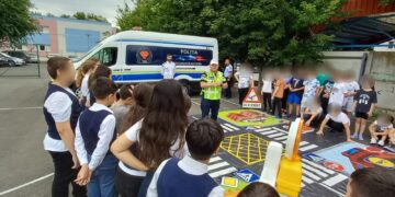 Activități de educație rutieră desfășurate de polițiști la Colegiul Național ”Ana Aslan” din Brăila