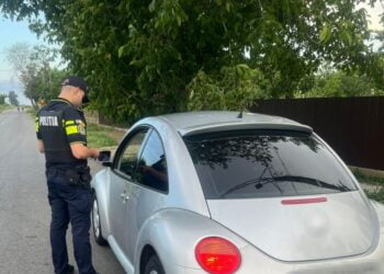 Doi șoferi au rămas fără permis de conducere după ce au pus în pericol siguranța altor participanți la trafic