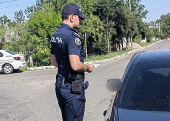 Zece șoferi au rămas fără permis de conducere după ce au pus în pericol siguranța altor participanți la trafic