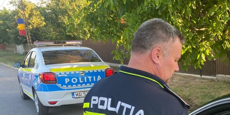 Neavând permis de conducere, n-a oprit la semnalul polițiștilor, sperând că va scăpa