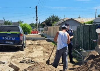 Acțiune de informare a cetățenilor, deținători de animale de companie, desfășurată de polițiștii din cadrul Biroului pentru Protecția Animalelor