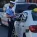 Un șofer de TAXI, cu permisul suspendat, își vedea în continuare de treabă