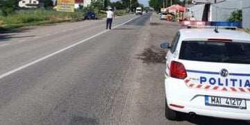 O persoană de 68 de ani a venit să voteze și a constatat că figura decedată în bazele de date. La o secție din municipiul Brăila, o persoană a introdus în urnă două buletine de vot pentru alegerea primarului