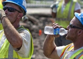 Inspectorii ITM Brăila reamintesc obligativitatea aplicării măsurilor pentru asigurarea protecției persoanelor încadrate în muncă, pentru perioadele în care se înregistrează temperaturi extreme