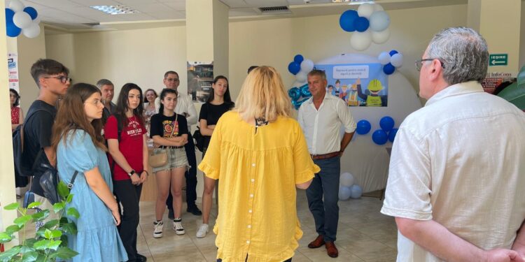 Eveniment dedicat discuţiilor interactive, despre drepturile şi responsabilităţile pe care le au ca viitori angajaţi sau angajatori, organizat de ITM Brăila cu tineri din judeţul Brăila