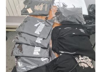 Jandarmii brăileni au oprit de la comercializare articole vestimentare ce aveau imprimate mărci înregistrate