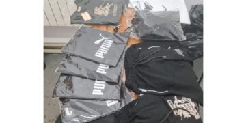 Jandarmii brăileni au oprit de la comercializare articole vestimentare ce aveau imprimate mărci înregistrate