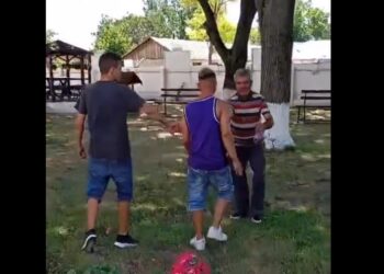 Bărbat agresat în curtea bisericii din comuna Mircea Vodă