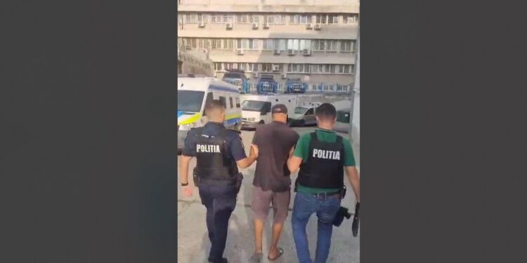 Arestat preventiv după ce a condus băut și fără permis și a lovit un autovehicul staționat