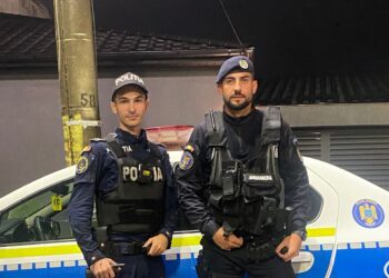 Bărbat de 56 de ani, căruia i s-a făcut rău la volan, salvat de o patrulă formată dintr-un polițist și un jandarm