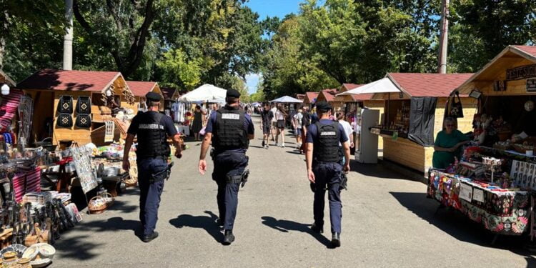 Jandarmii brăileni, la datorie și cu ocazia Festivalului Peștelui