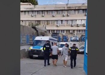 Doi bărbați din Însurăței au fost arestați preventiv pentru lovire și alte violențe. Au fost prinși în timp ce încercau să părăsească țara prin Vama Nădlac