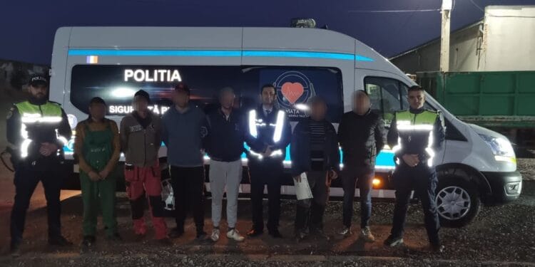 Controale făcute de polițiștii brăileni privind asigurarea semnalizării corespunzătoare a vehiculelor pe timpul nopții, în special a tractoarelor rutiere și căruțelor