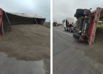 Un tir s-a răsturnat în localitatea Baldovinești