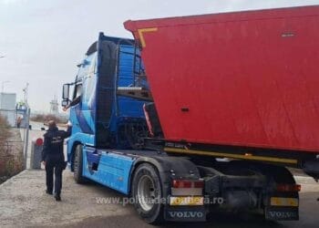 Mijloc de transport asigurat în fals, descoperit de polițiștii de frontieră brăileni