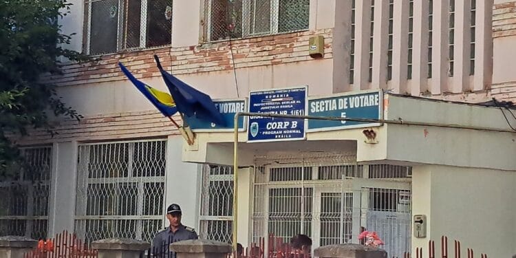 Peste 800 de cadre ale M.A.I. sunt mobilizate pentru a asigura protecția celor 284 de secții de votare din județul Brăila 14 Asigurarea sectiilor de votare