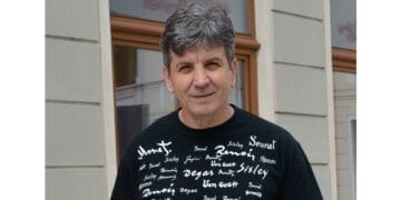 Semnați pentru ca unul dintre tramvaiele din Brăila să poarte numele caricaturistului Costel Pătrășcan! 1 Semnați pentru ca unul dintre tramvaiele din Brăila să poarte numele caricaturistului Costel Pătrășcan!