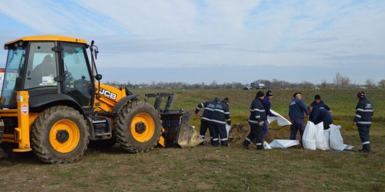 Exerciţiu de cooperare cu forţe şi mijloace în teren desfășurat de ISU Brăila în zona localității Pitulați