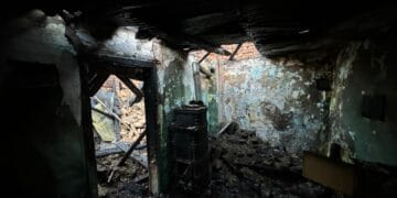 Incendiu la două locuințe în municipiul Galați