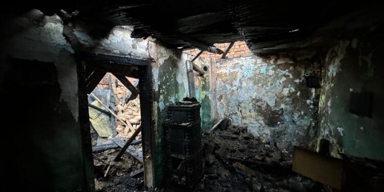 Incendiu la două locuințe în municipiul Galați