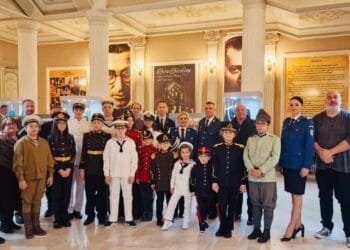 Interes major pentru Expoziția Itinerantă a Jandarmeriei Române 1850-2020 din foaier-ul Teatrului Maria Filotti