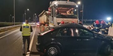 Accident rutier pe podul suspendat peste Dunăre
