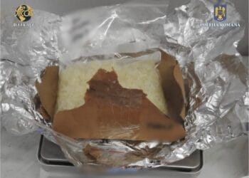 Reținut de DIICOT după ce a fost prins în flagrant, pe raza municipiului Brăila, când ridica un colet în care se aflau droguri de risc