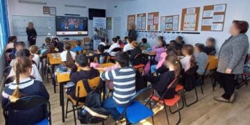 Polițiștii brăileni, de vorbă cu elevii despre abuzurile pe internet