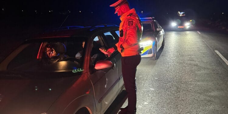 polițiștii au reținut 8 permise de conducere, dintre care 6 pentru nerespectarea regimului legal de viteză