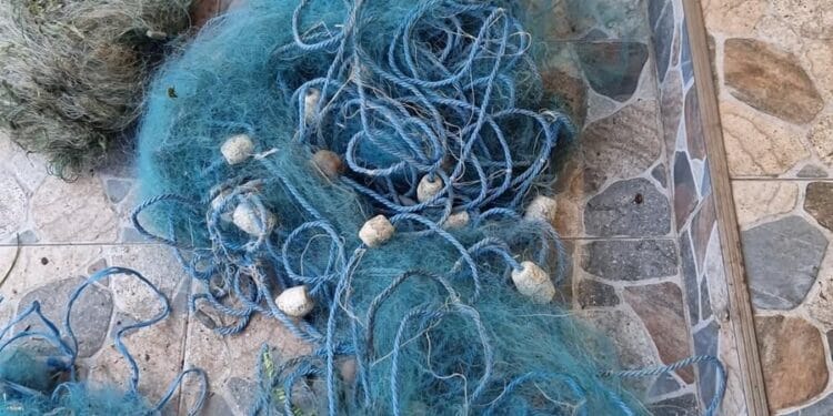 În urma unor percheziții ale polițiștilor au fost ridicate 11 plase de pescuit