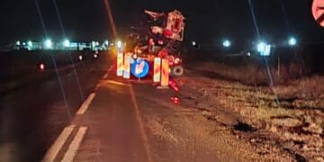 Un ansamblu rutier înmatriculat în Ucraina s-a defectat și a blocat DN23, pe un sens de mers, între localitățile Latinu și Măxineni