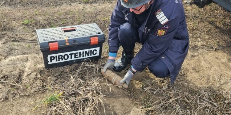 Misiune de asanare a terenului de muniție rămasă neexplodată pe raza comunei Grădiștea