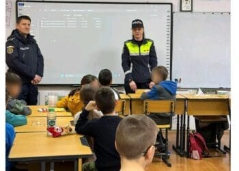 Polițiștii brăileni, alături de elevii Școlii Gimnaziale Siliștea, în cadrul  programului „Școala Altfel”