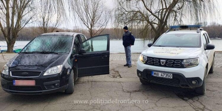 A ieșit la plimbare cu autoturismul care avea autorizația de înmatriculare provizorie expirată de mai bine de o lună